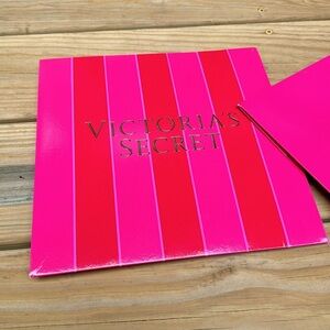 PRICE⬇️ Victoria’s Secret Collectable Signature Stripe Gift Box 10 x 10 x 3 Pink